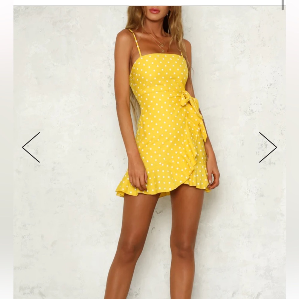 The silent type dress yellow hello Molly